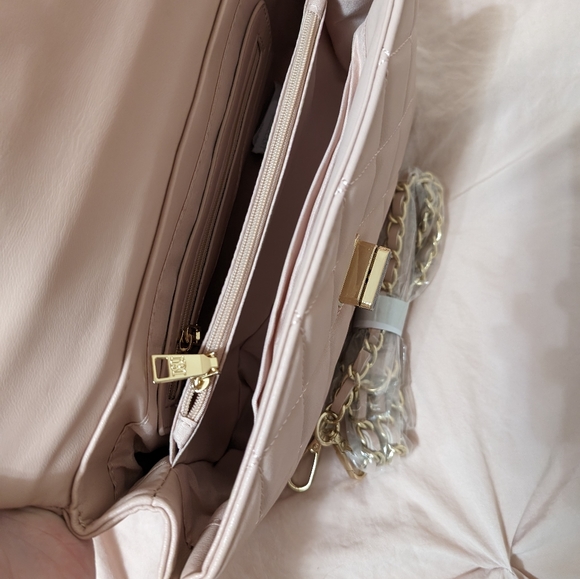 Badgley Mischka blush pink faux leather quilted crossbody purse - Picture 8 of 12